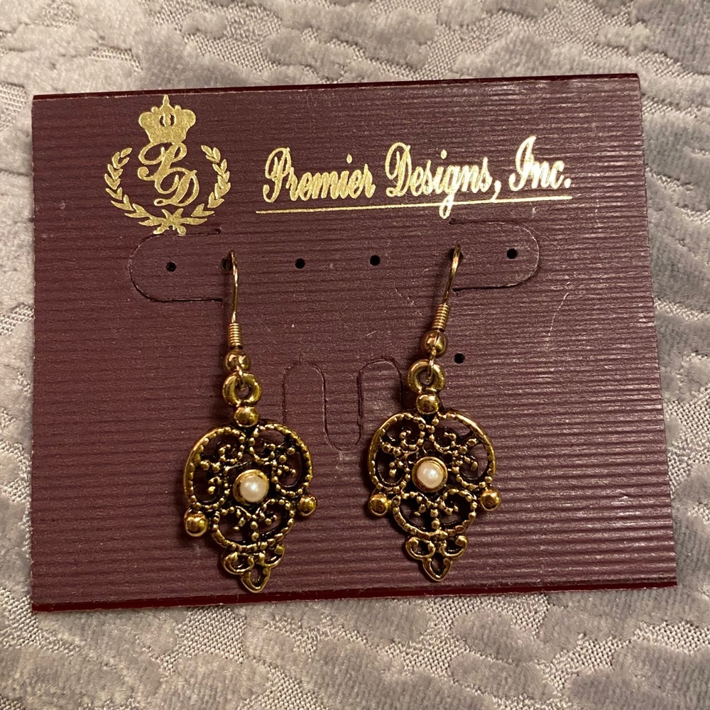 Premier Designs earrings